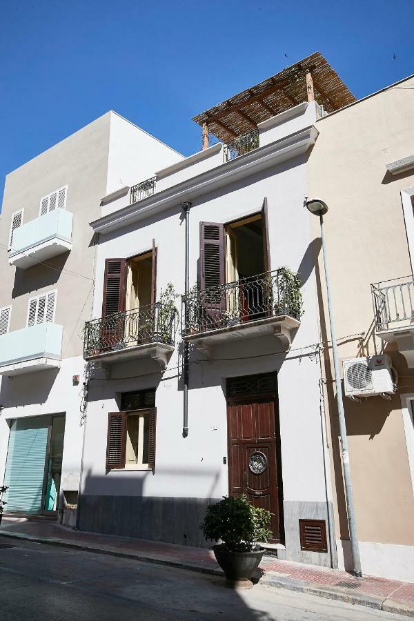 Dimora La Commare Bed and Breakfast Marsala Exterior foto